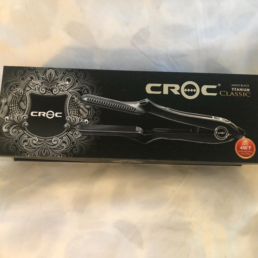 New n Box CROC CLASSIC Black Titanium 1.5'' Flat Iron